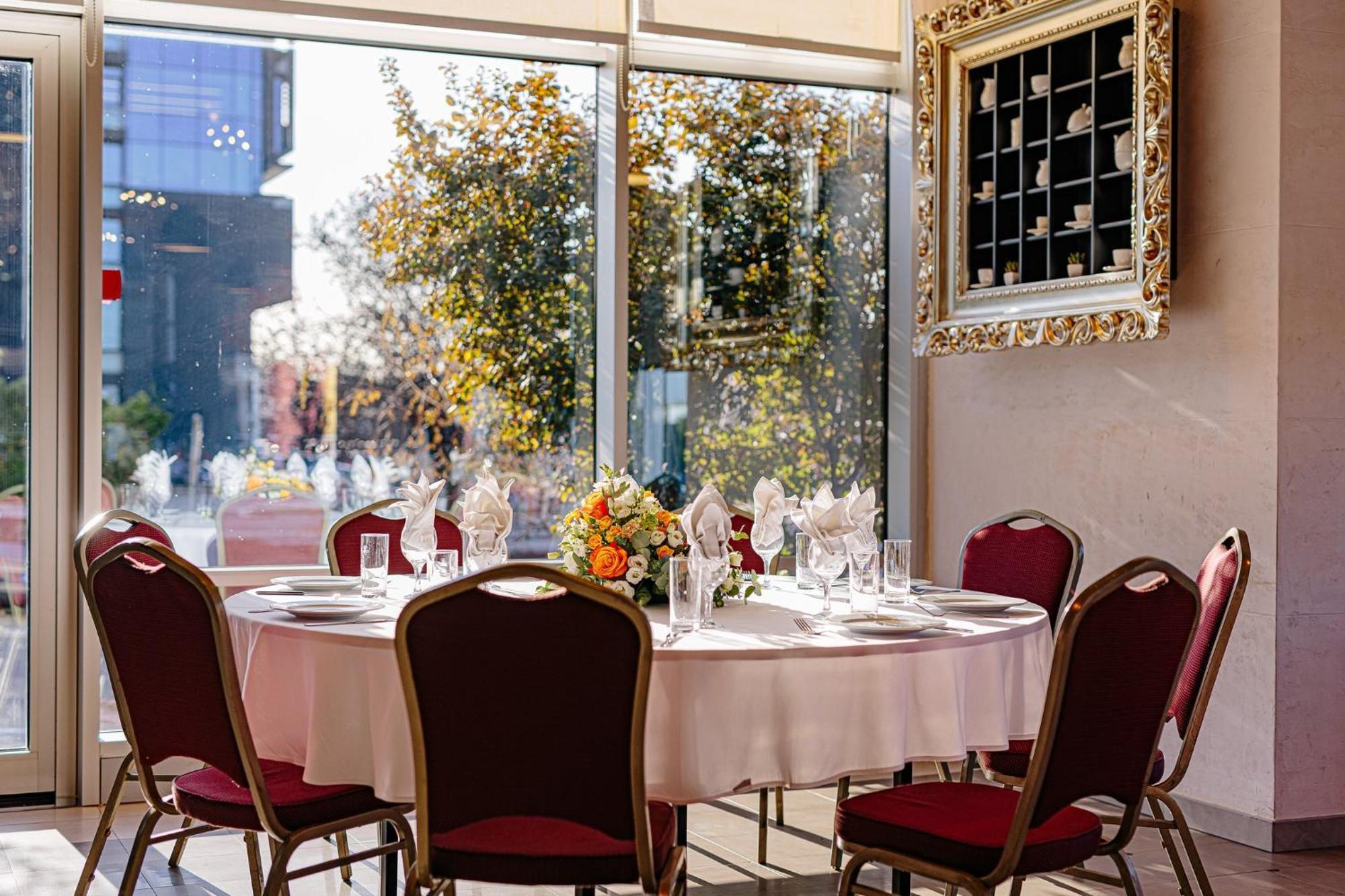 Holiday Inn Belgrade By Ihg Exterior photo