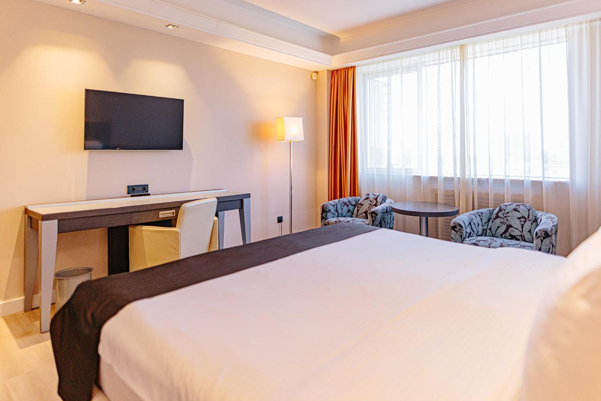 Holiday Inn Belgrade By Ihg Exterior photo