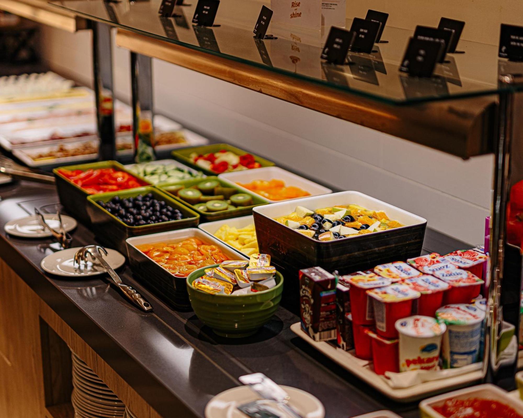 Holiday Inn Belgrade By Ihg Exterior photo