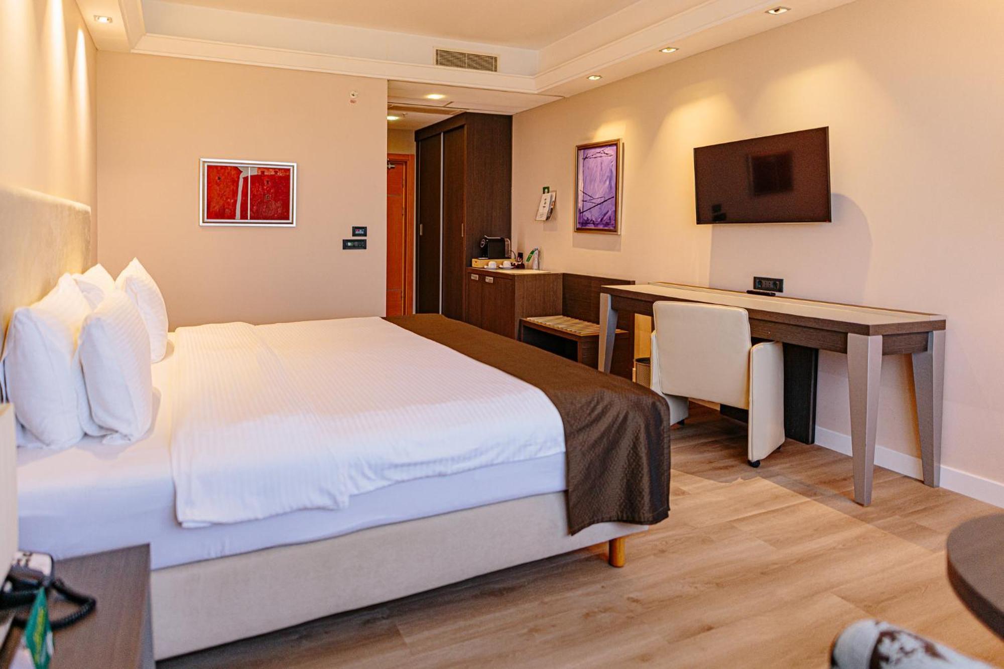Holiday Inn Belgrade By Ihg Exterior photo
