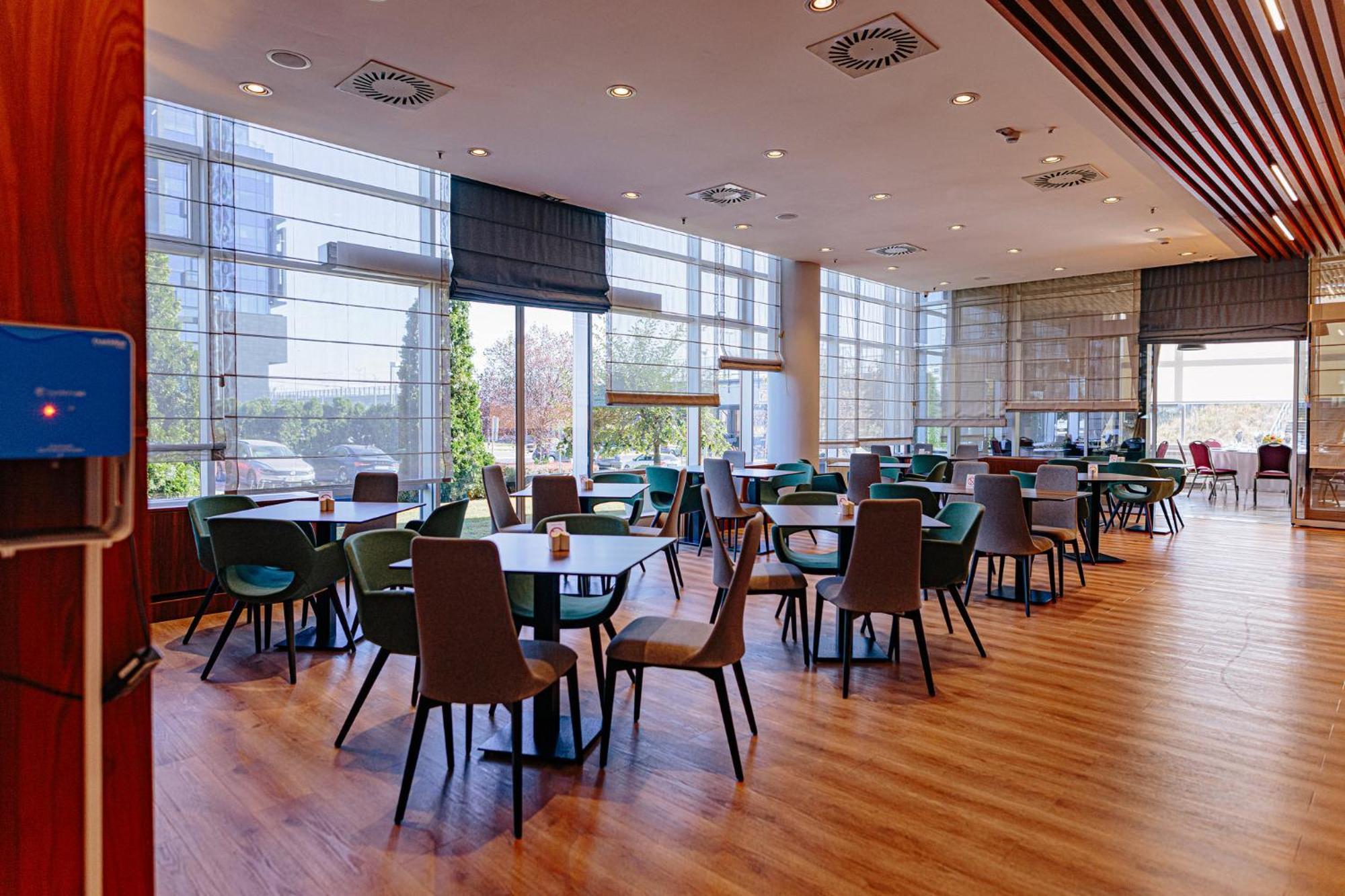 Holiday Inn Belgrade By Ihg Exterior photo