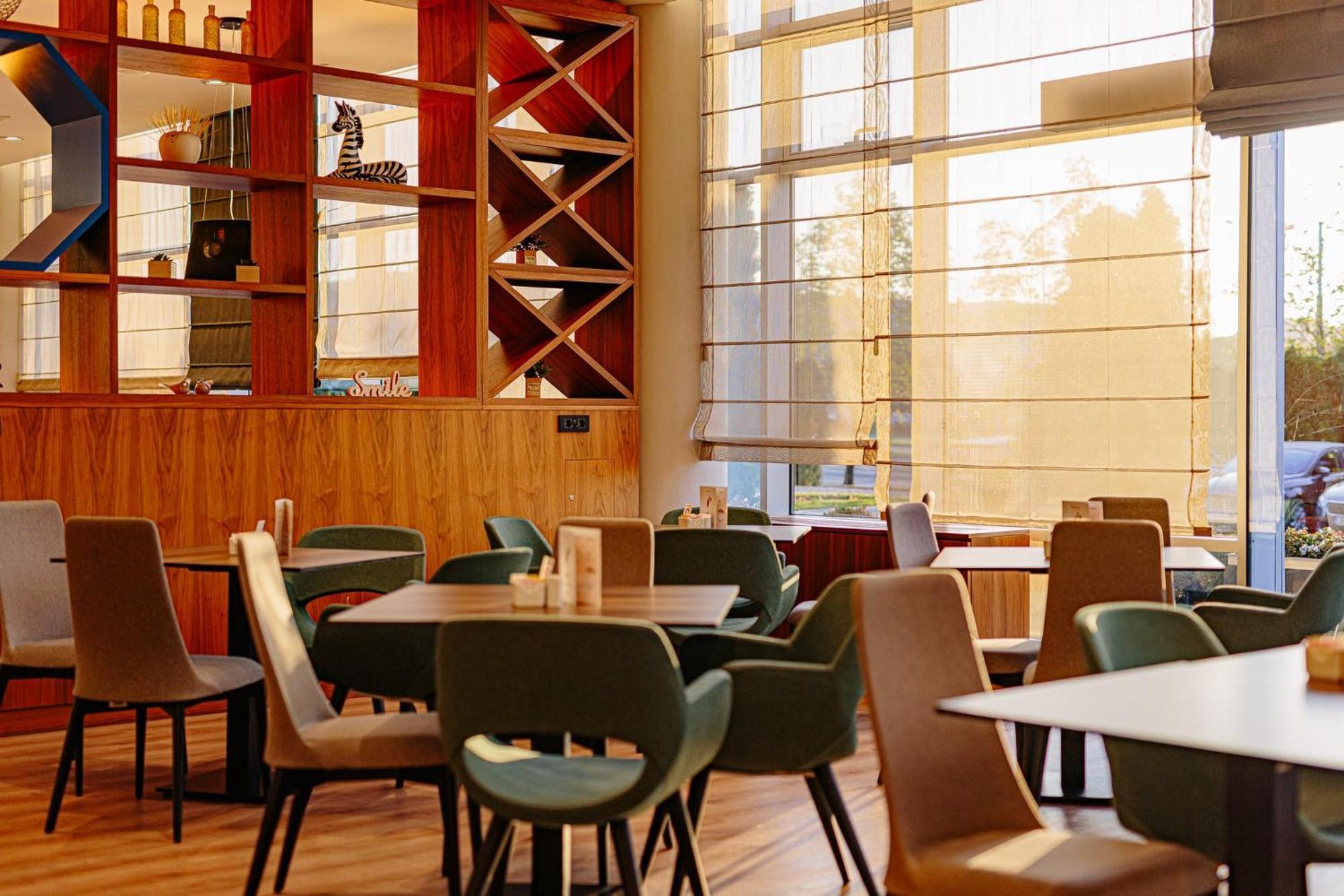 Holiday Inn Belgrade By Ihg Exterior photo