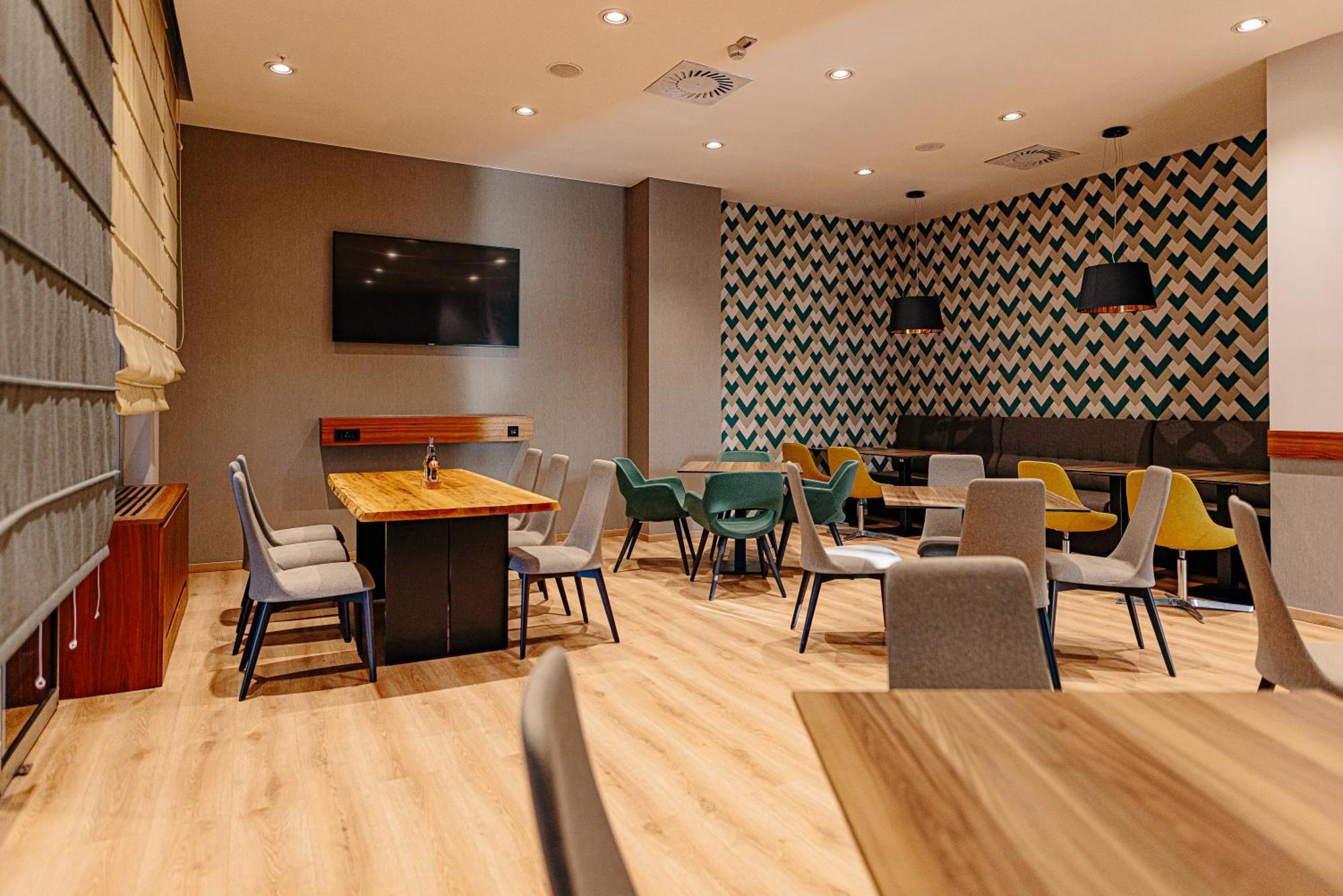 Holiday Inn Belgrade By Ihg Exterior photo