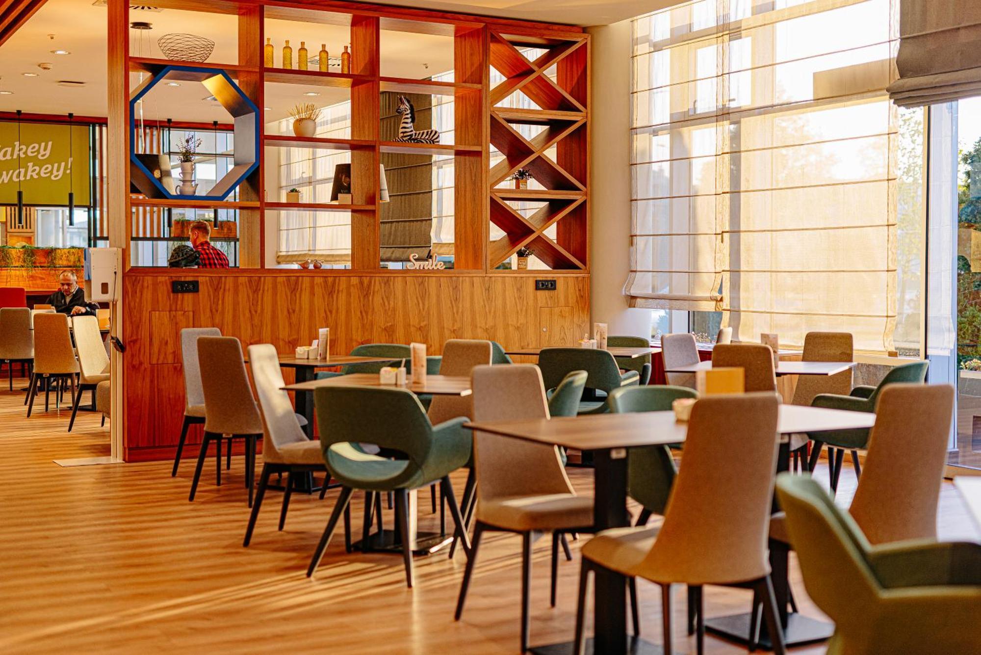 Holiday Inn Belgrade By Ihg Exterior photo