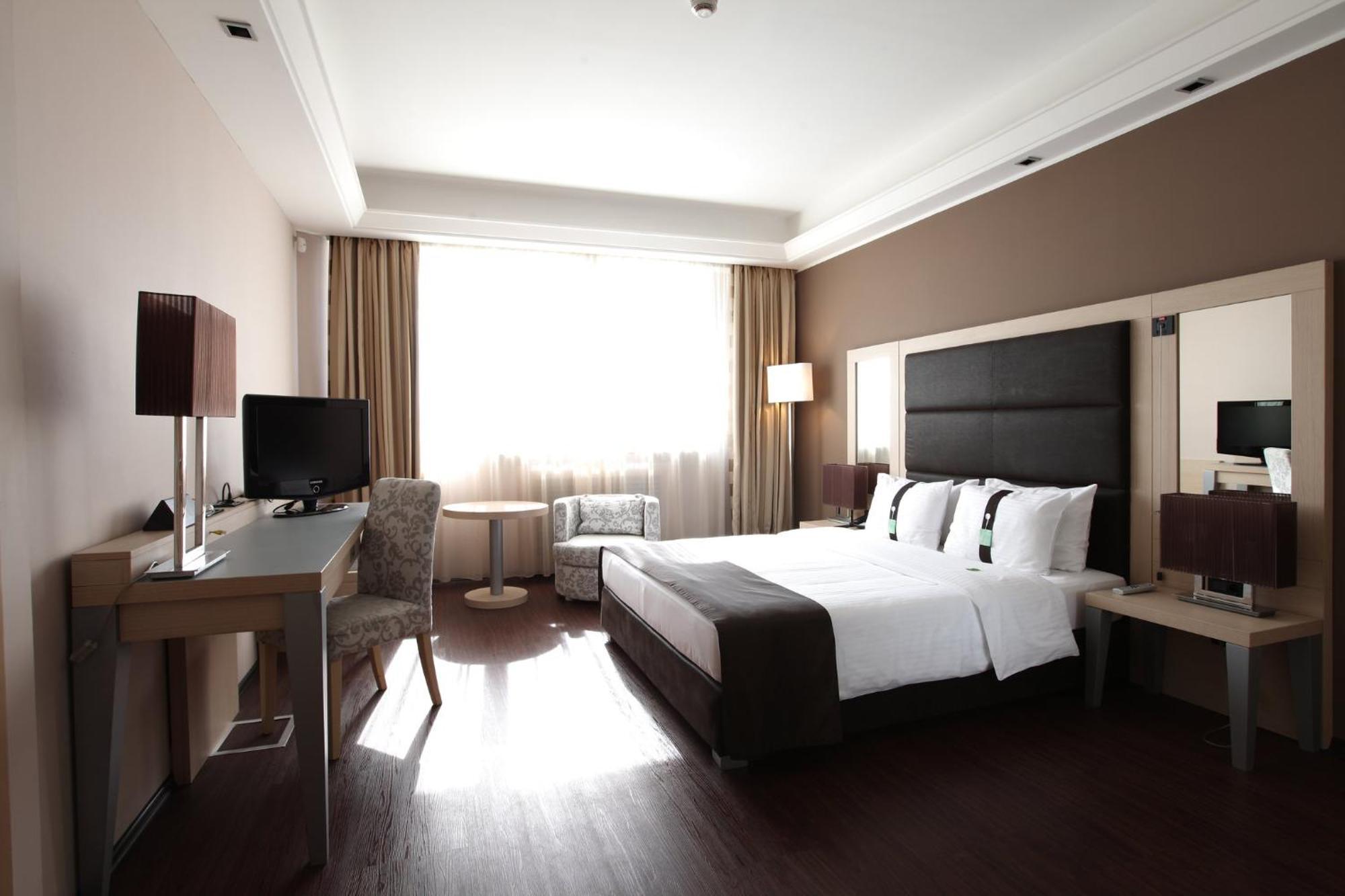 Holiday Inn Belgrade By Ihg Exterior photo