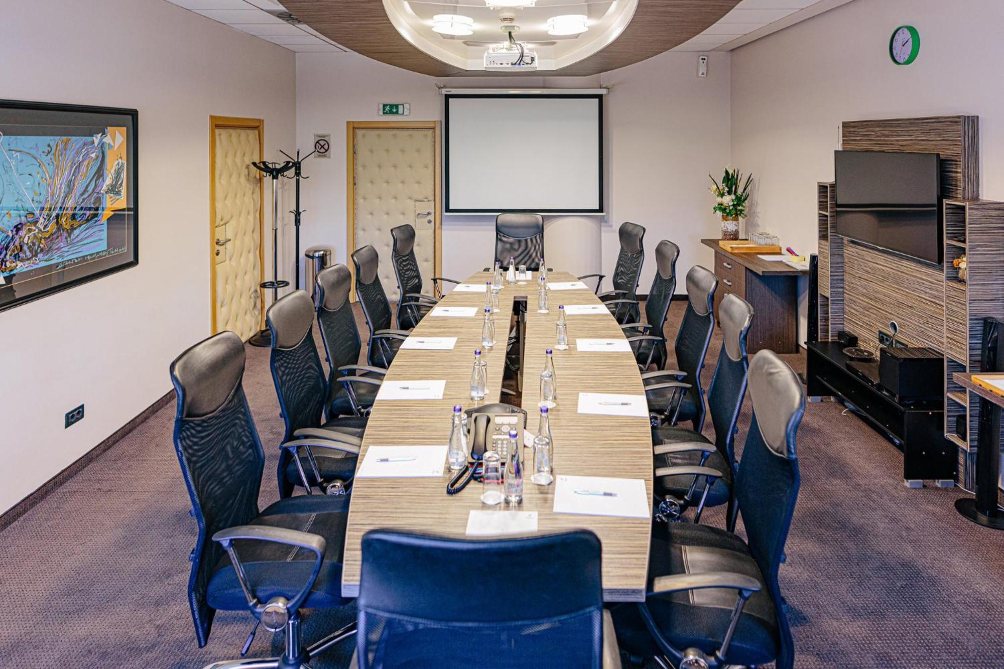 Holiday Inn Belgrade By Ihg Exterior photo